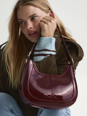Bershka Torebka Na Ramię Z Efektem Lakierowanej Skóry Kobieta Bordowy