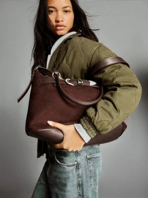 Bershka Torebka Ze Sztucznego Zamszu Ze Sprzączką Kobieta Brązowy