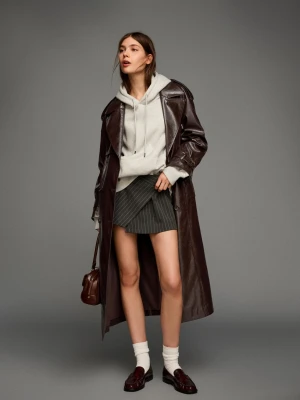 Bershka Trencz Oversize Ze Sztucznej Skóry Kobieta Brązowy