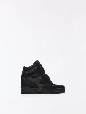 Bershka Wysokie Buty Sportowe Z Koturnem Kobieta Czarny