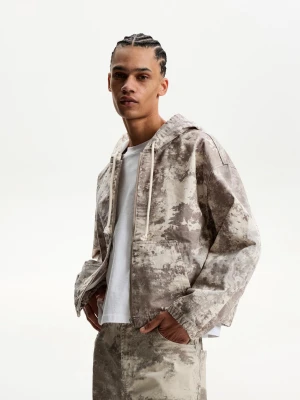 Bershka Wzorzysta Kurtka Jeansowa Z Kapturem Mężczyzna Zielony