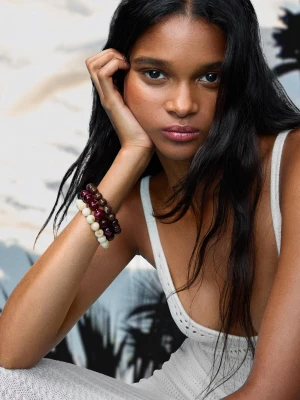 Bershka Zestaw 3 Elastycznych Bransoletek Z Koralikami Kobieta Bordowy