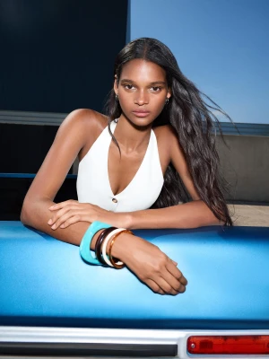 Bershka Zestaw 4 Bransoletek Z Efektem Żywicy Kobieta Brązowy