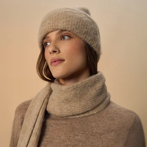 Beżowa czapka beanie z domieszką wełny i alpaki House
