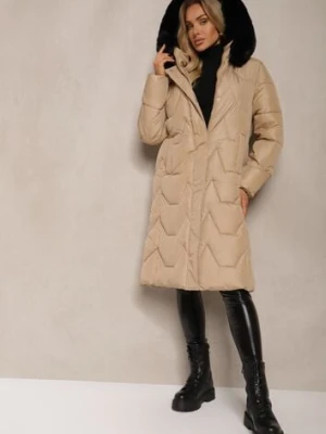 Beżowa Długa Kurtka z Pikowanymi Przeszyciami Kieszeniami i Kapturem z Odpinanym Futrem Lilunea j.style