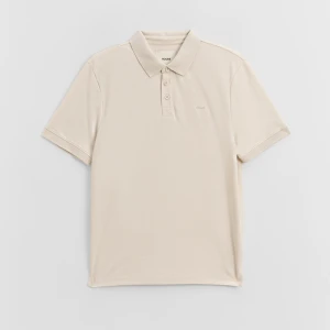 Beżowa koszulka polo o regularnym kroju z małym haftem House