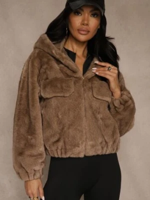 Jasnobrązowa Kurtka Futerko o Kroju Bomberki z Kapturem i Imitacją Kieszeni Awedana