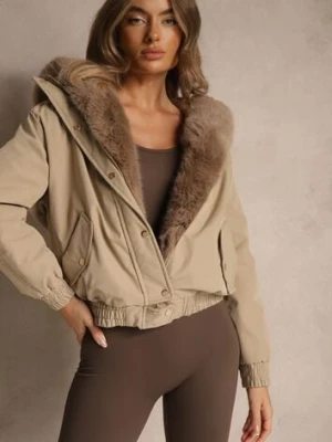 Beżowa Kurtka o Kroju Bomberki z Kapturem i Futerkiem Rafenea swest