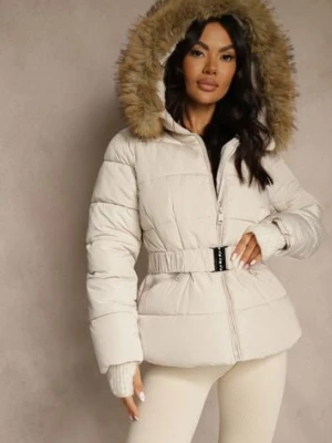 Beżowa Kurtka Pikowana z Nieodpinanym Kapturem Futerkiem i Paskiem Retelda