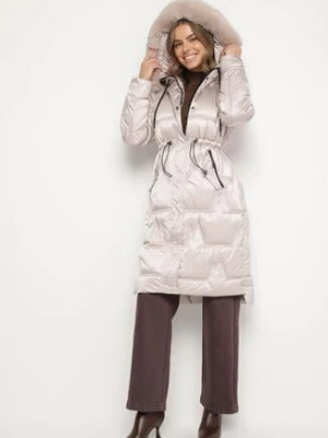 Beżowa Pikowana Kurtka o Długim Kroju ze Ściągaczem w Talii i Kapturem Galita swest