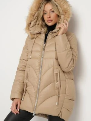 Beżowa Pikowana Kurtka o Trapezowym Kroju z Kapturem i Odpinanym Futerkiem Deolaine