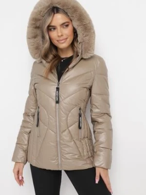 Beżowa Pikowana Kurtka z Kapturem Ozdobionym Futerkiem Caelara swest