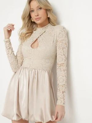 Beżowa Rozkloszowana Sukienka o Kroju Bombki z Koronką i Wycięciem Desarilla allyson