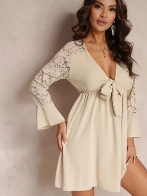 Beżowa Sukienka Mini z Gumką w Pasie i Koronkowymi Rękawami Cobham lily rose