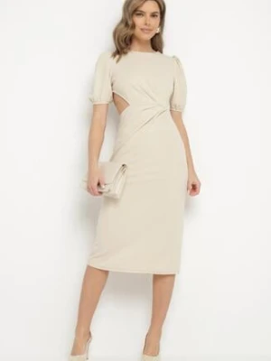 Beżowa Sukienka o Dopasowanym Kroju z Marszczeniem i Wycięciem w Talii Desannia lovery