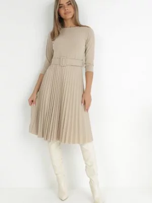 Beżowa Sukienka Plisowana z Paskiem Gonge new collection