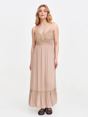 Beżowa sukienka z haftowanym dekoltem Top Secret
