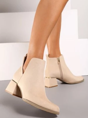 Beżowe Botki na Słupku z Wycięciem i Metaliczną Ozdobą Lorethra