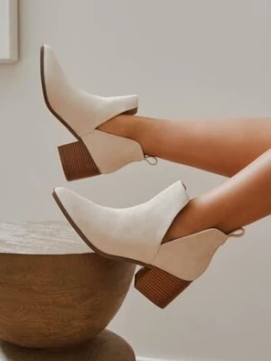 Beżowe Botki Vices na Obcasie z Ozdobnym Wycięciem Annaviel