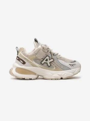 Beżowe Buty Sportowe z Tłoczoną Podeszwą i Naszywkami Evaria