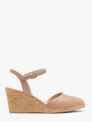 Beżowe czółenka na platformie Ryłko