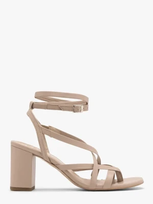 Beżowe japonki na obcasie Ryłko