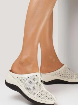 Beżowe Klapki Amathone