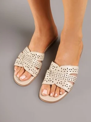 Beżowe Klapki Ozdobione Ażurowym Wzorem Lavialira joalice paris