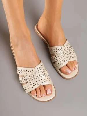 Beżowe Klapki z Ażurową Cholewką Lavialoria joalice paris