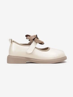 Beżowe Lakierowane Półbuty z Ekoskóry z Ozdobną Lamówką i Kokardką Gisena