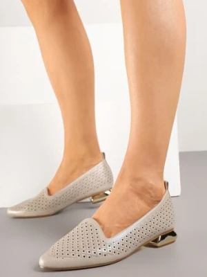 Beżowe Półbuty z Ażurową Cholewką i Metalicznym Obcasem Arivene potocki