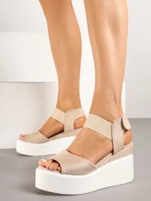 Beżowe Sandały na Koturnie i Platformie Wiorella bellamila