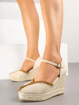 Beżowe Sandały na Koturnie Ozdobione Plecionką Zeona givana