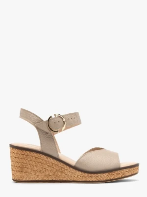 Beżowe sandały na koturnie Ryłko