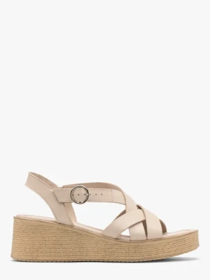 Beżowe sandały na koturnie Ryłko