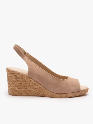 Beżowe sandały na koturnie Ryłko