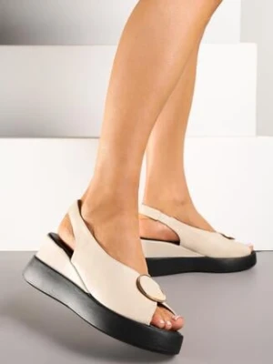 Beżowe Sandały na Koturnie Vices Ozdobione Aplikacją Atenella