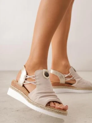 Beżowe Sandały na Koturnie z Marszczoną Cholewką i Metaliczną Aplikacją Teodlar lady glory