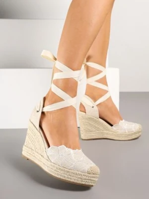 Beżowe Sandały na Koturnie z Plecionki z Haftem i Ozdobnym Wiązaniem Mevolina givana