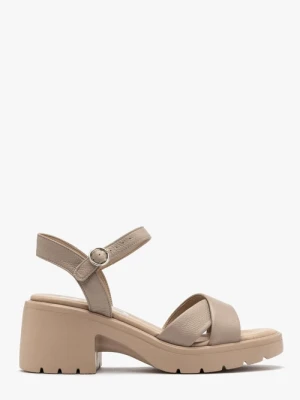 Beżowe sandały na masywnym spodzie Ryłko