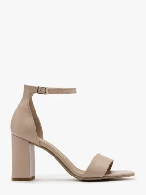 Beżowe sandały na obcasie Ryłko