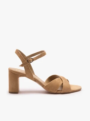 Beżowe sandały na obcasie Ryłko