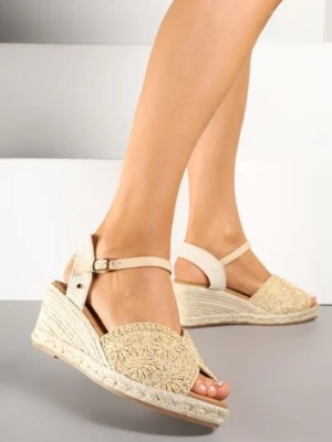 Zdjęcie produktu Beżowe Sandały na Plecionym Koturnie Vices w Stylu Boho Fililuna