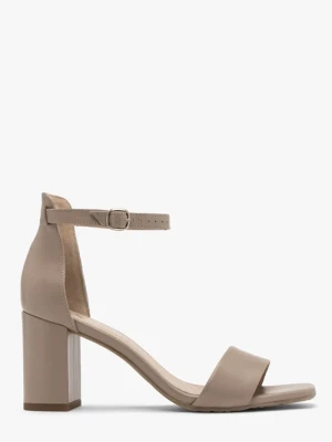 Beżowe sandały na słupku Ryłko