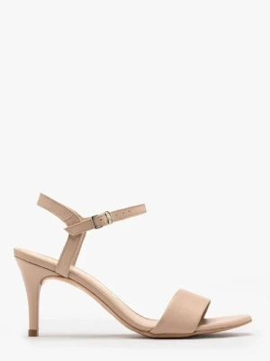 Beżowe sandały na szpilce Ryłko