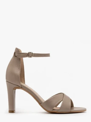 Beżowe sandały na szpilce Ryłko