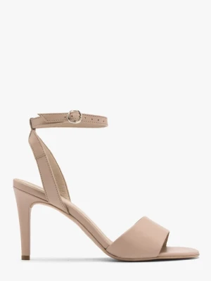 Beżowe sandały na szpilce Ryłko