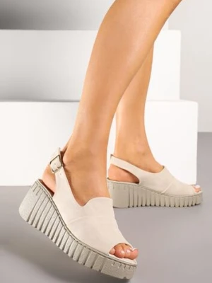 Beżowe Sandały na Tłoczonym Koturnie Vices Reaveline