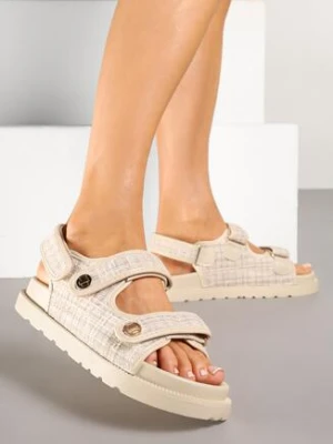 Beżowe Sandały Ozdobione Tweedem i Metalicznymi Guzikami Wilarne mulanka