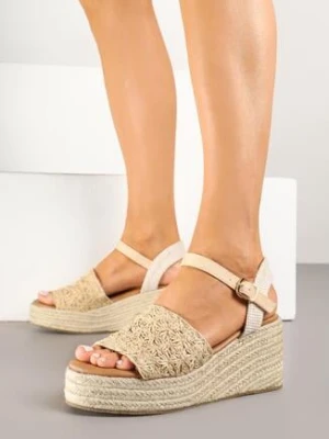 Ciemnobeżowe Sandały Vices na Koturnie z Plecioną Cholewką Finisse